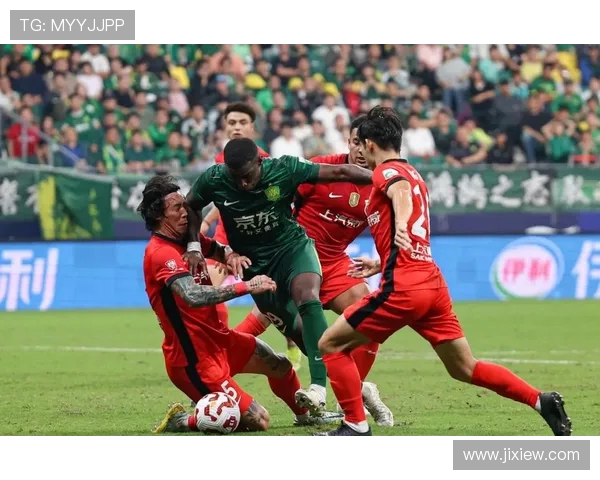 国安球员何宇鹏再度骨折春节后前往苏州备战超级杯赛事