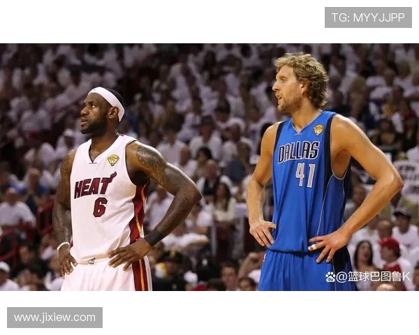 2012年NBA总决赛热火击败雷霆夺得总冠军詹姆斯首获FMVP